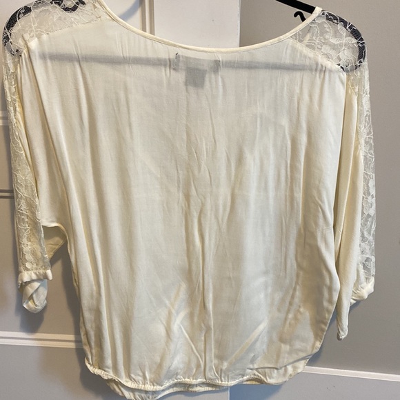American Eagle. Size XS top - Picture 4 of 4